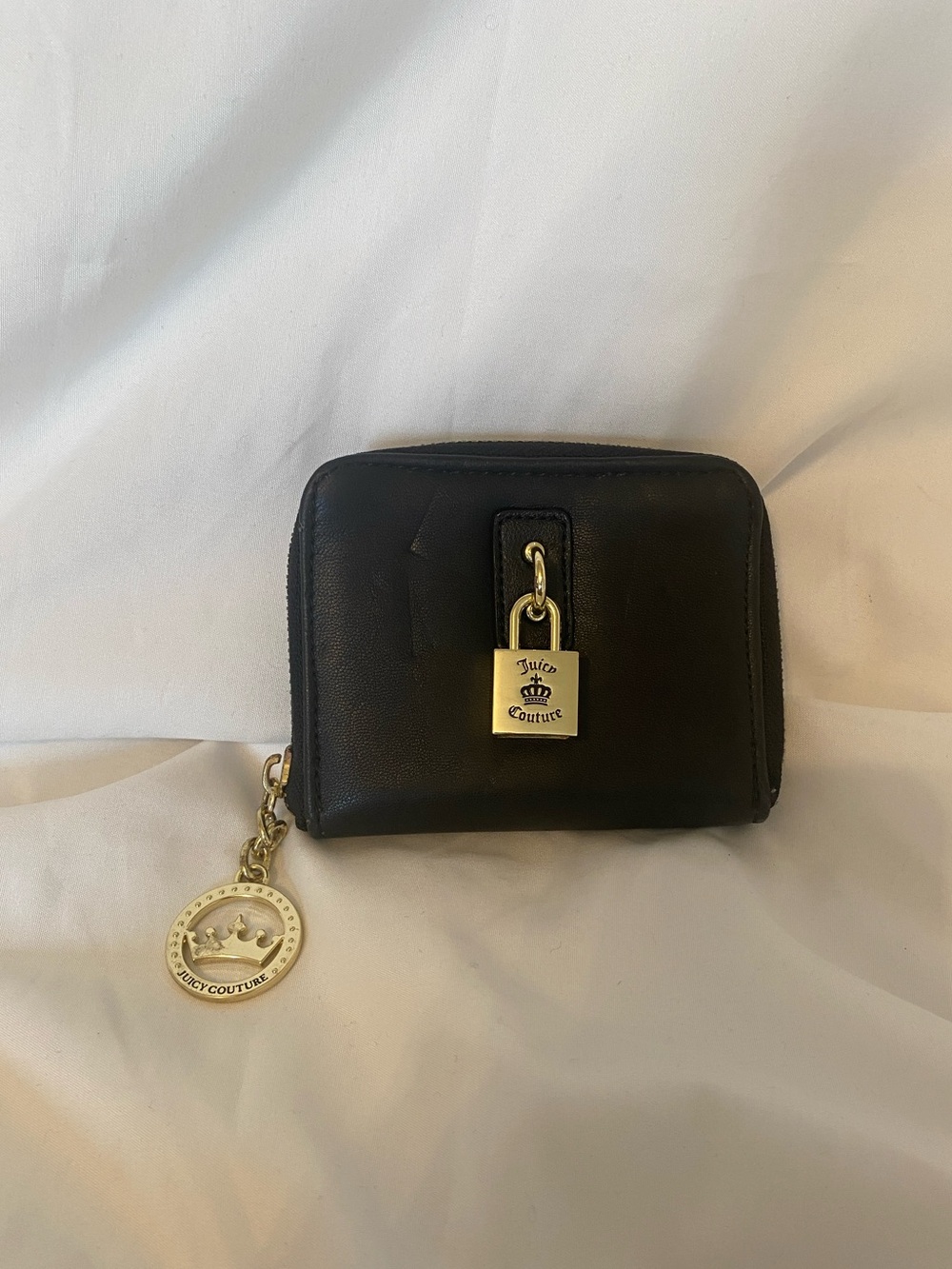 Juicy Couture Blk Faux Leather Wallet Gold Padlock Charm, Zip around crown charm